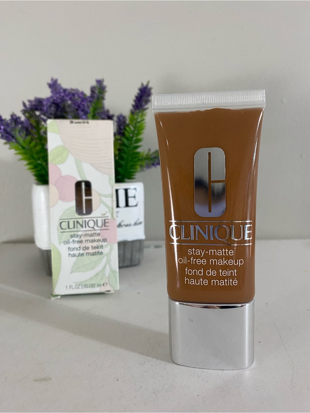 26 Amber (D-G), Clinique Stay-Matte Oil-Free Makeup, Full Size, 1 OZ, NIB